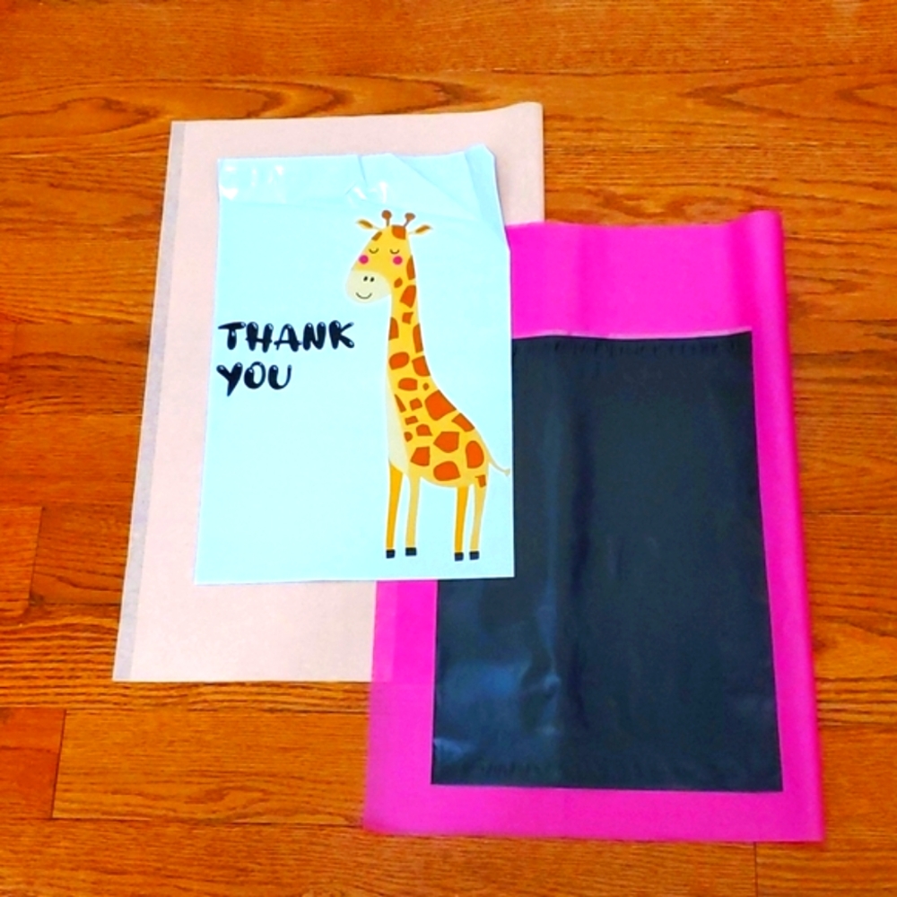 NWT: 24 PIECE SHIPPING BUNDLE